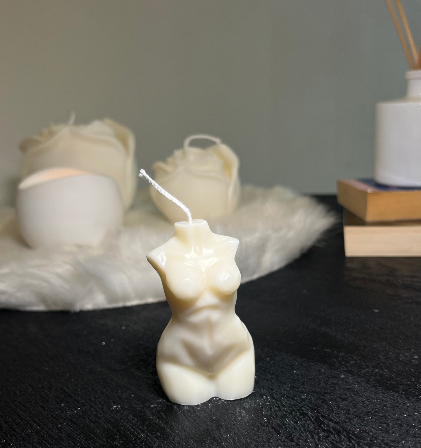Woman body candle small