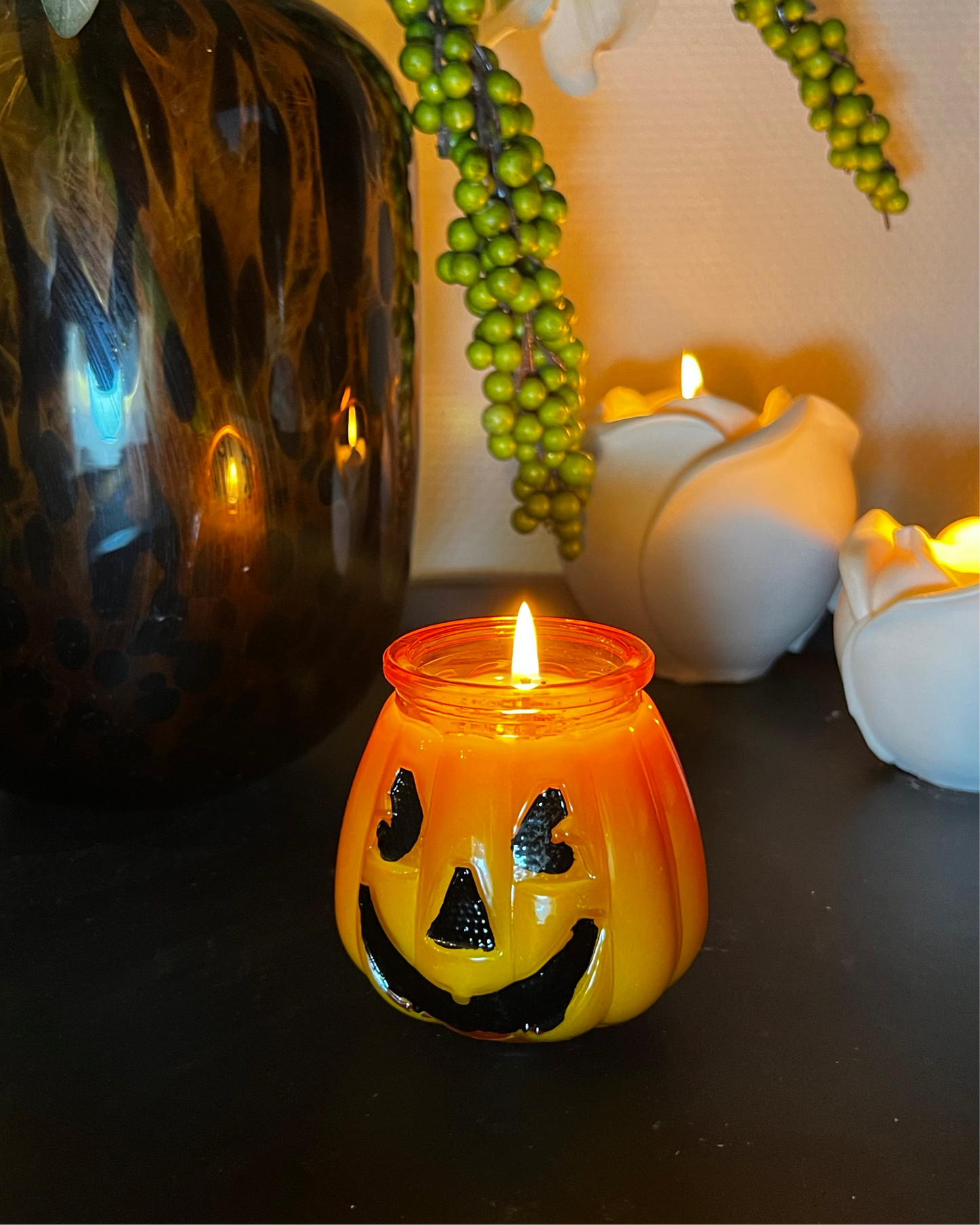 Pumpkin light candle