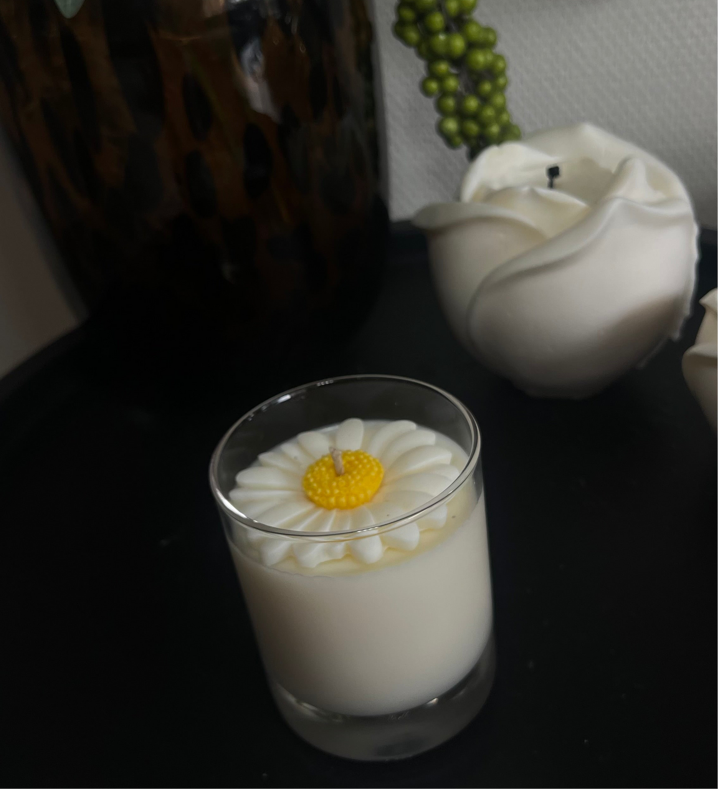 Daisy candle