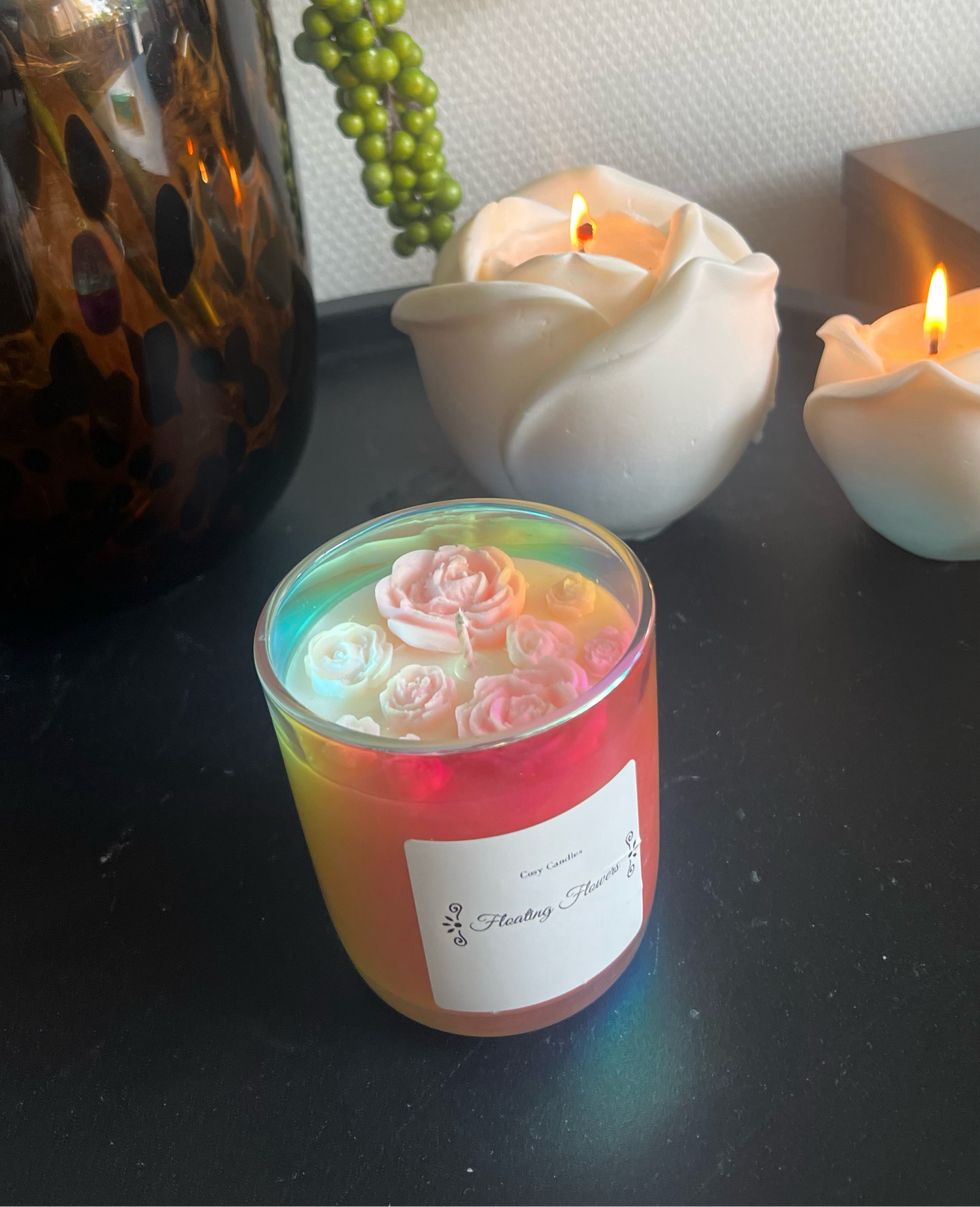 Floating flowers scented candle