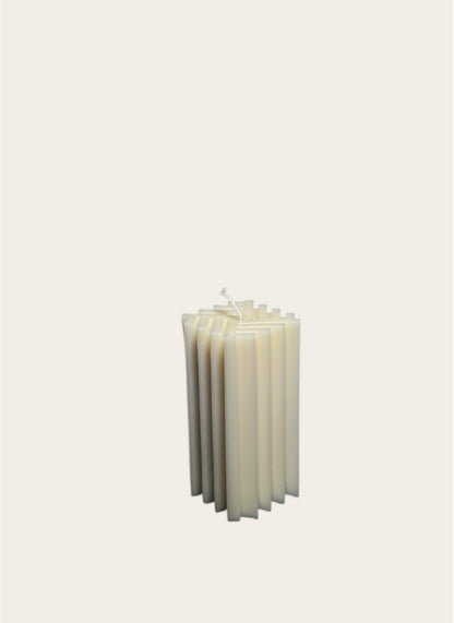 Zigzag pillar candle