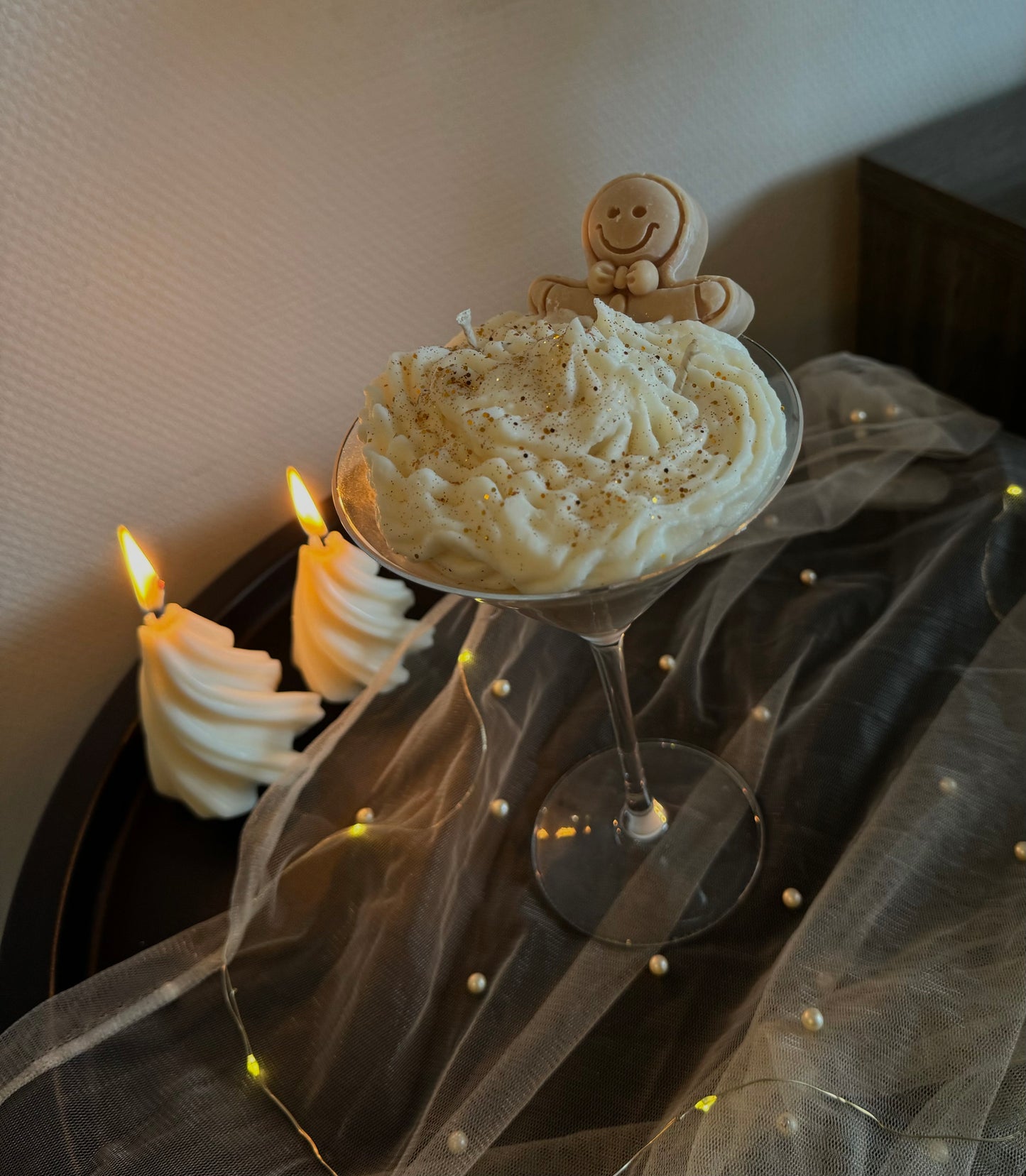 Gingerbread martini candle