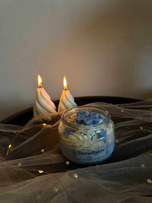 Snowflakes scented candle