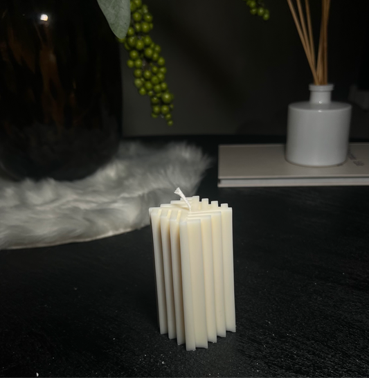 Zigzag pillar candle