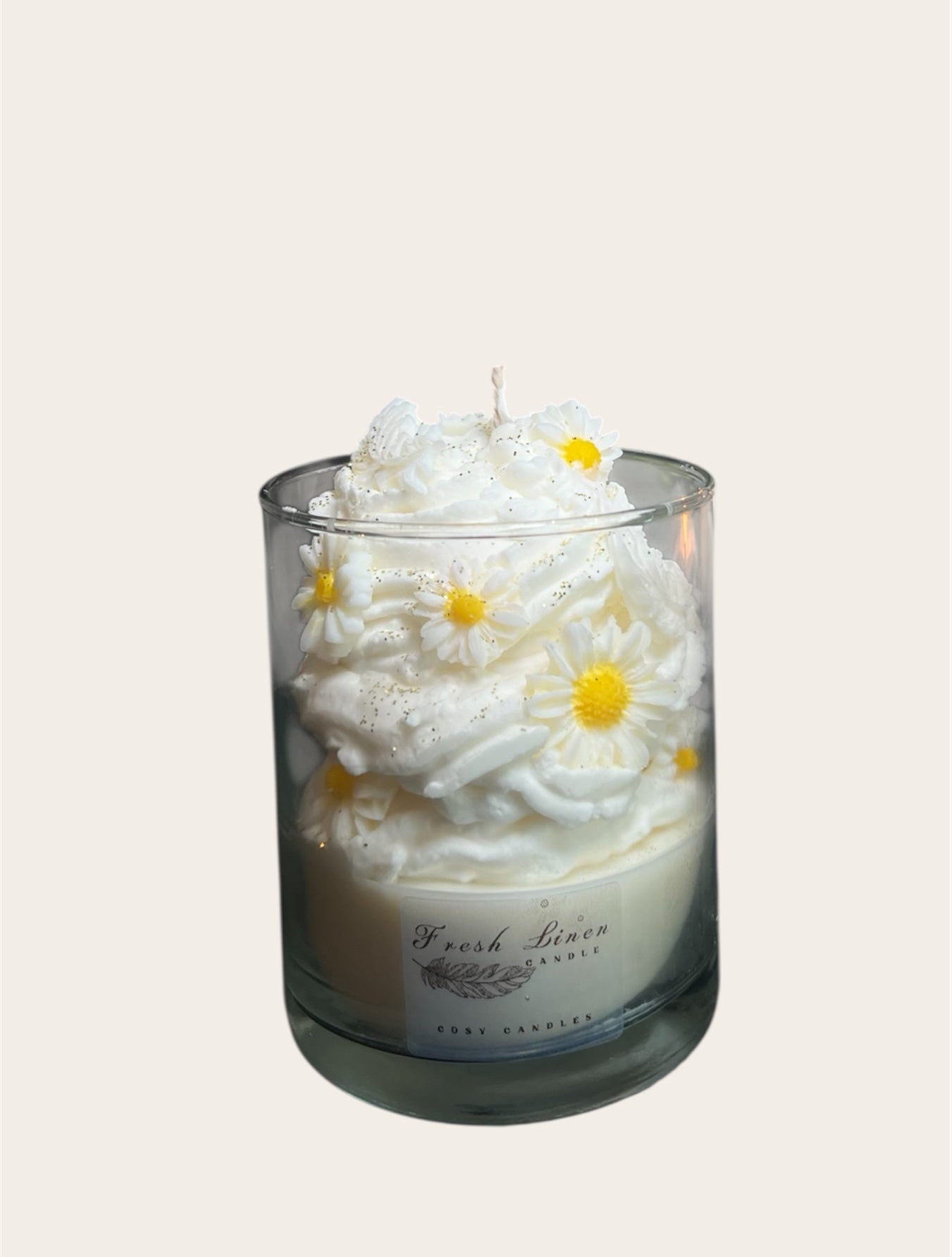 Fresh linen scented candle