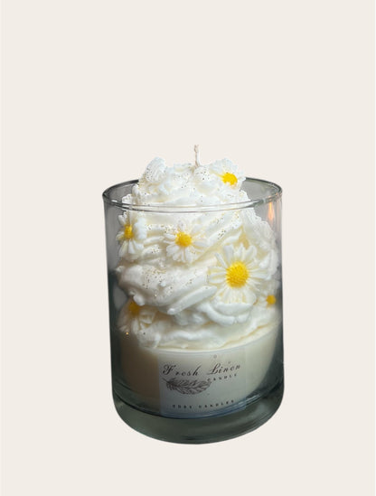 Fresh linen scented candle